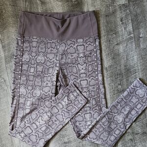 Chic Snake Print Leggings in Gray With Sequins
